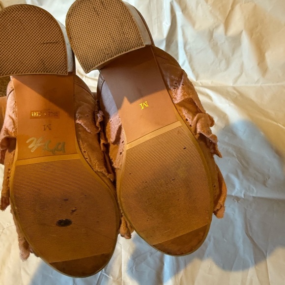 Women's Pink Ruffle Slide Sandals axes size 6 - Picture 4 of 5